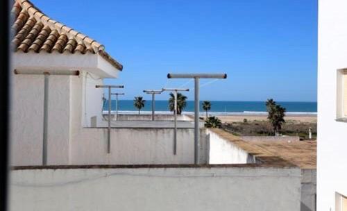 Conil A Pie De Playa Con Amplias Vistas Al Mar Apartment Conil De La Frontera Exterior foto